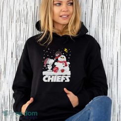 Snoopy And Snow Kansas City Chiefs Shirt - Unisex Hoodie