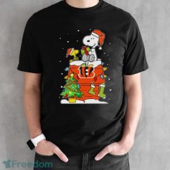 Snoopy And Woodstock Cincinnati Bengals Merry Christmas Shirt - Black Unisex T-Shirt