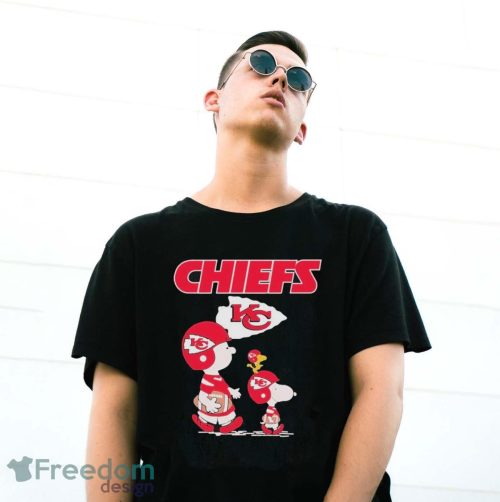 Snoopy The Peanuts Kansas City Chiefs,Chiefs Football Classic T-Shirt - G500 Gildan T-Shirt