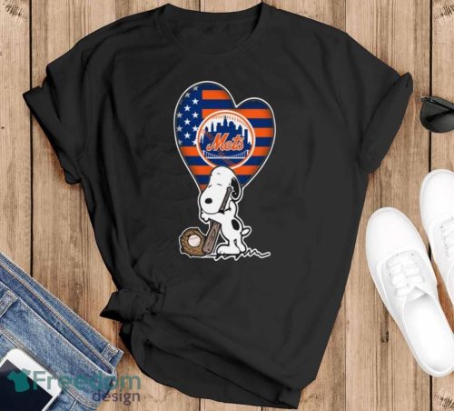 New York Mets MLB Baseball The Peanuts Movie Adorable Snoopy T Shirt Product Photo 1