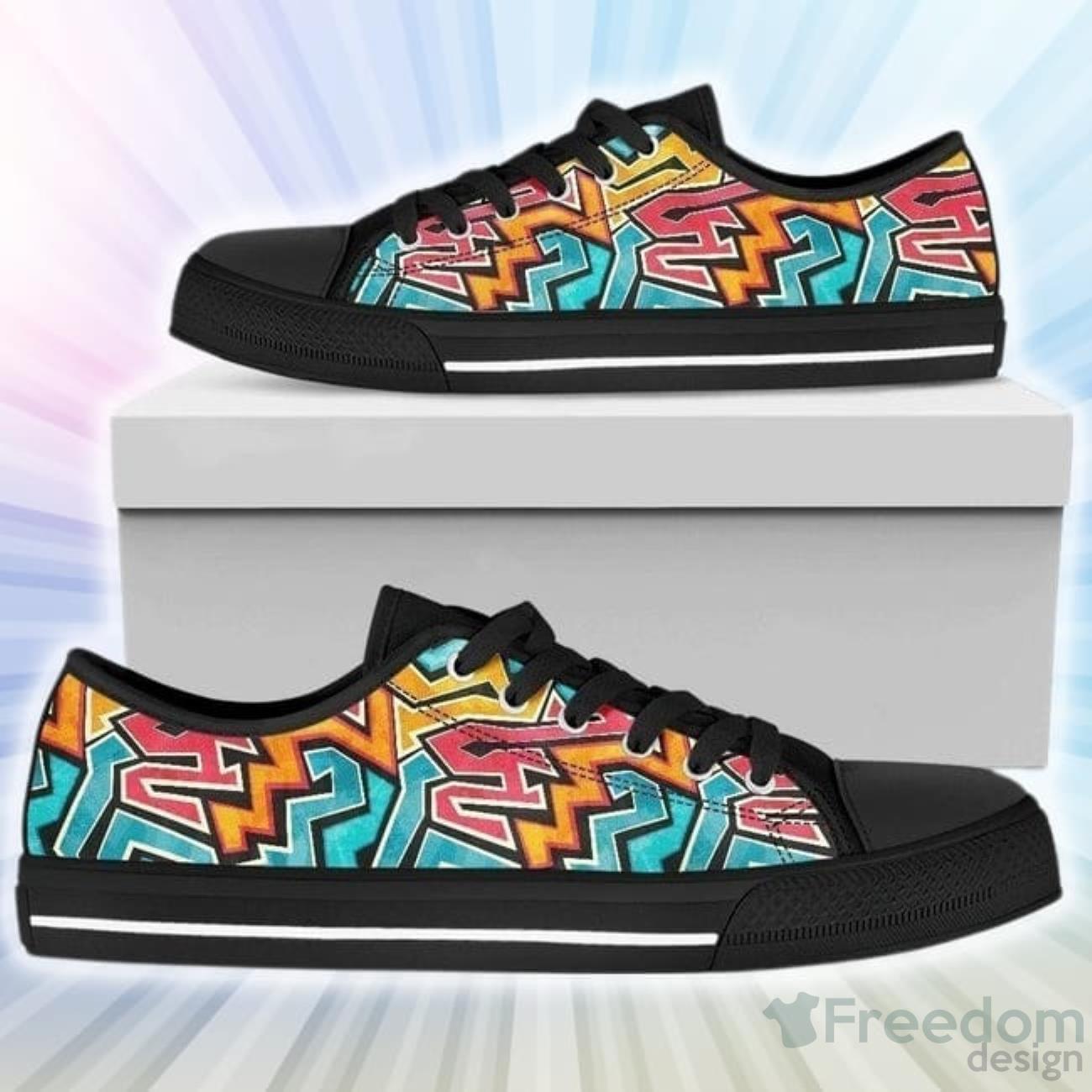 Guy's Graffiti Low Top Canvas Shoes Product Photo 1