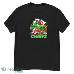 Kansas City Chiefs Baby Yoda Happy St.Patrick’s Day Shamrock Shirt - G500 Men’s Classic T-Shirt