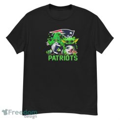 New England Patriots Baby Yoda Happy St.Patrick’s Day Shamrock Shirt - G500 Men’s Classic T-Shirt