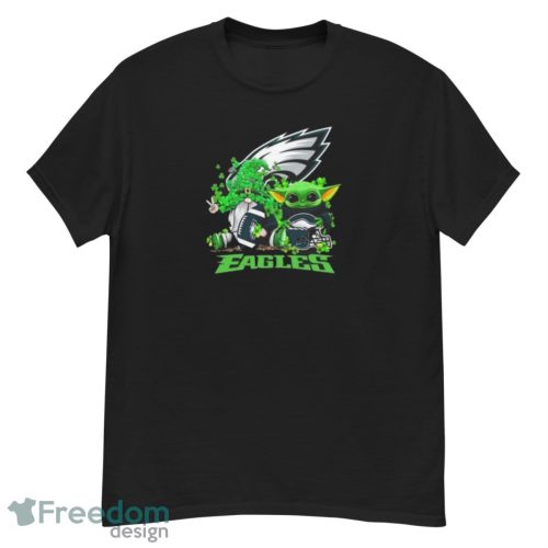 Philadelphia Eagles Baby Yoda Happy St.Patrick’s Day Shamrock Shirt - G500 Men’s Classic T-Shirt