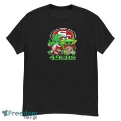 San Francisco 49ers Baby Yoda Happy St.Patrick’s Day Shamrock Shirt - G500 Men’s Classic T-Shirt