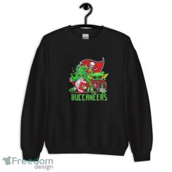 Tampa Bay Buccaneers Baby Yoda Happy St.Patrick’s Day Shamrock Shirt - Unisex Crewneck Sweatshirt