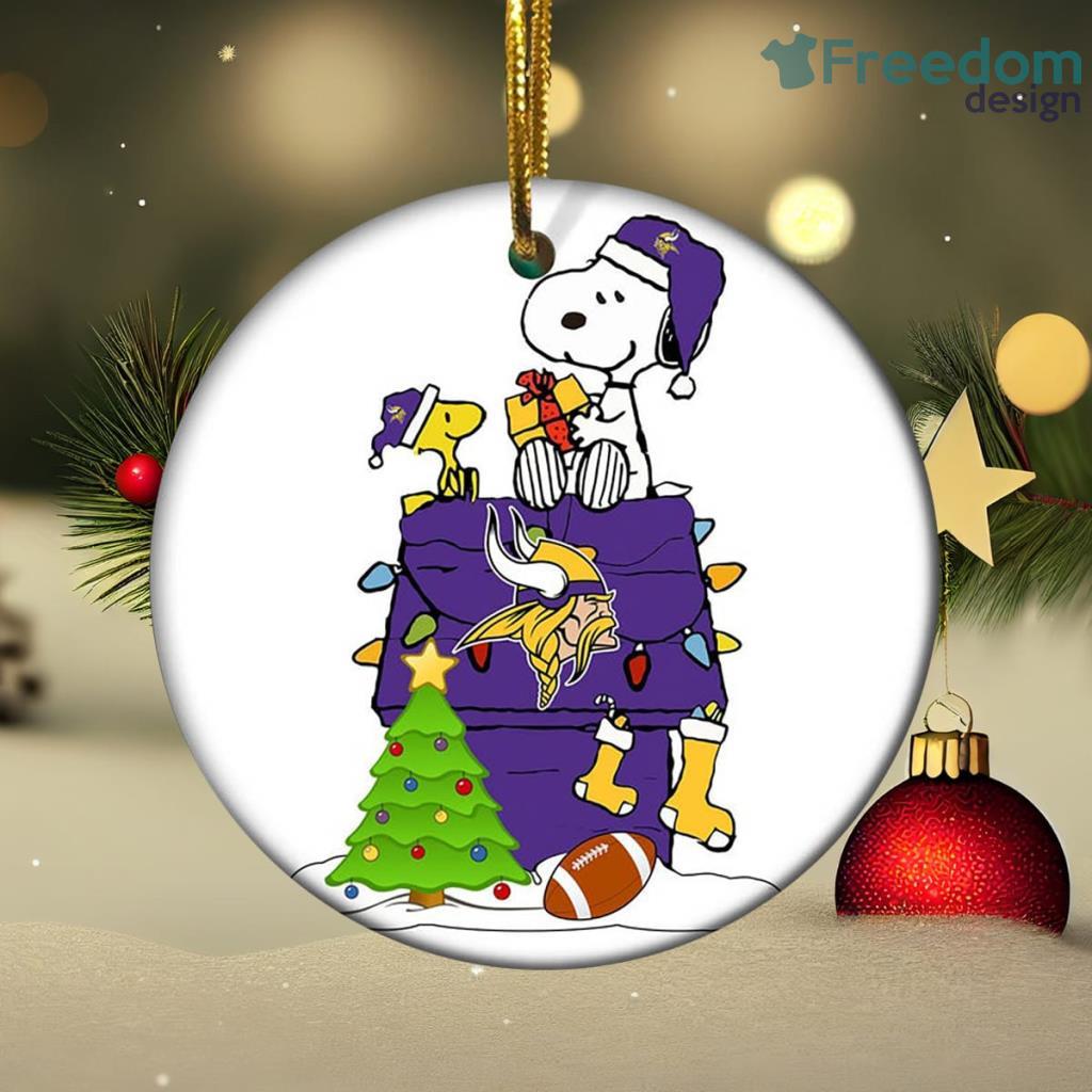 Snoopy Minesota Vikings NFL Weihnachten Christmas Ornament image Snoopy Minesota Vikings NFL Weihnachten Christmas Ornament Product Photo 1