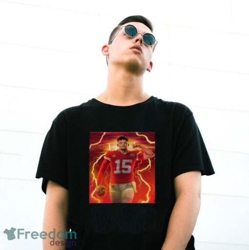 424 Yards And 4 TDs For Patrick Mahomes And 6 Straight Wins For Kansas City Chiefs T-Shirt - G500 Gildan T-Shirt