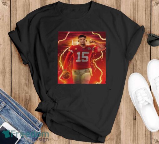 424 Yards And 4 TDs For Patrick Mahomes And 6 Straight Wins For Kansas City Chiefs T-Shirt - Black T-Shirt