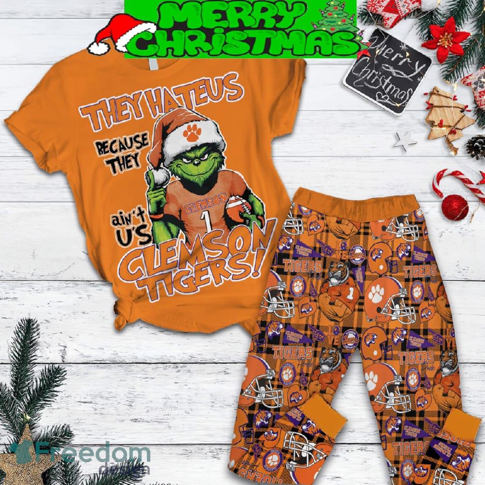 clemson-tigers-grinch-hate-us-christmas-fleece-pajamas-set-men-women-for-fans-1.jpg Clemson Tigers Grinch Hate Us Christmas Fleece Pajamas Set Men Women For Fans - Clemson Tigers Grinch Hate Us Christmas Fleece Pajamas Set-2