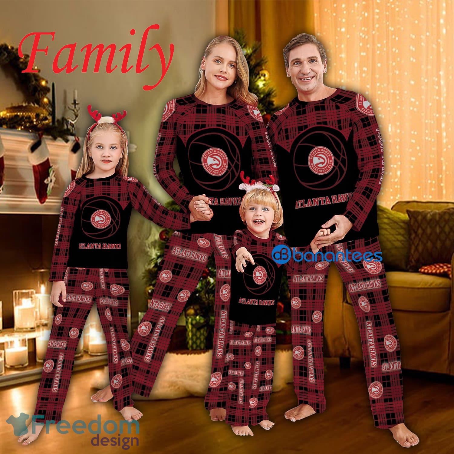 Logo Team Family Pajamas Set NBA Atlanta Hawks Caro For Fans Holidays - Logo Team Family Pajamas Set NBA Atlanta Hawks Caro For Fans Holidays