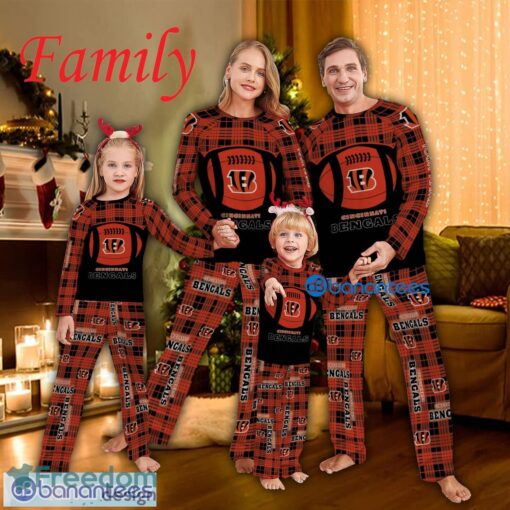 Logo Team Family Pajamas Set NFL Cincinnati Bengals Caro For Fans Holidays - Logo Team Family Pajamas Set NFL Cincinnati Bengals Caro For Fans Holidays