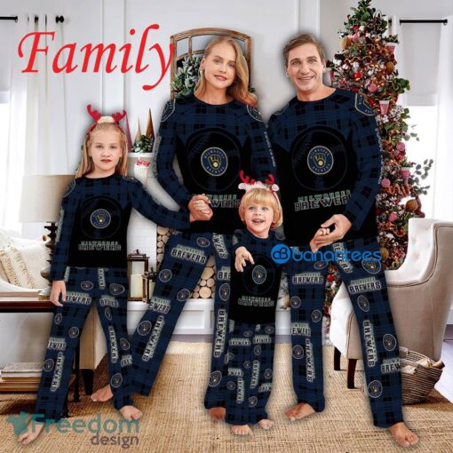 Logo Team Pajamas Set Gift Family MLB Milwaukee Brewers Caro For Fans Holidays - Logo Team Pajamas Set Gift Family MLB Milwaukee Brewers Caro For Fans Holidays