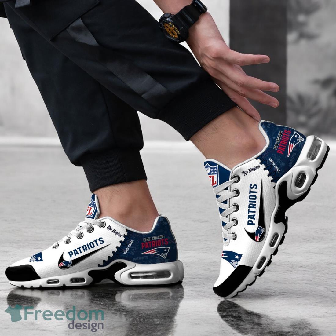 New England Patriots Sport Shoes Trending Sneakers For Men Women Custom Name New England Patriots Sport Shoes Trending Sneakers For Men Women Custom Name Product Photo 3