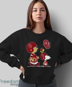 Official The Peanuts Charlie Brown Snoopy Woodstock Oklahoma Sooners Football Shirt image Official The Peanuts Charlie Brown Snoopy Woodstock Oklahoma Sooners Football Shirt - Sweatshirt