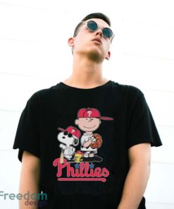 Official The Peanuts Movie Characters Philadelphia Phillies Baseball 2024 Shirt - G500 Gildan T-Shirt