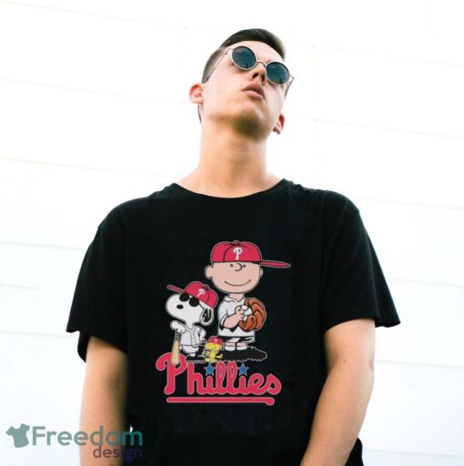 Official The Peanuts Movie Characters Philadelphia Phillies Baseball 2024 Shirt - G500 Gildan T-Shirt