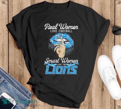 Real Women Love Football Smart Women Love The Detroit Lions Lips Diamonds Shirt - Black T-Shirt