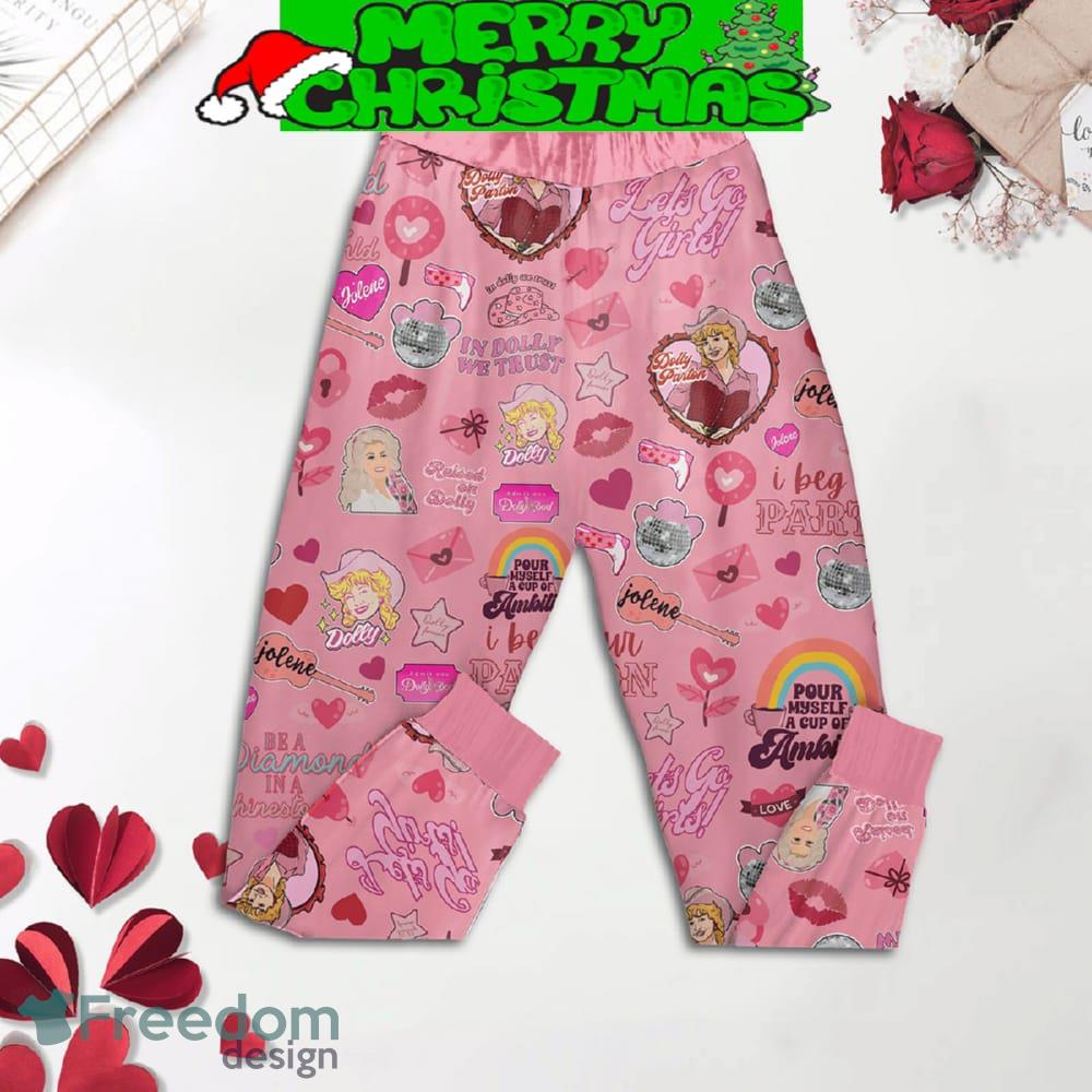 dolly-parton-my-queen-my-valentine-pink-fleece-pajamas-set-for-women-gift-christmas-3.jpg Dolly Parton My Queen My Valentine Pink Fleece Pajamas Set For Women Gift Christmas - Dolly Parton My Queen My Valentine Pink Fleece Pajamas Set-4