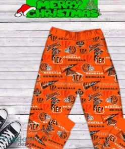 Ho Ho Ho Christmas Santa Claus Cincinnati Bengals NFL Team Holidays Fleece Pajamas Set Gift Family image Ho Ho Ho Christmas Santa Claus Cincinnati Bengals NFL Team Holidays Fleece Pajamas Set Gift Family - Ho Ho Ho Christmas Santa Claus Cincinnati Bengals NFL Team Holidays Fleece Pajamas Set-3