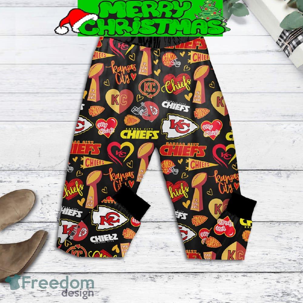kansas-city-chiefs-run-on-coffee-fan-fleece-pajamas-set-black-for-christmas-3.jpg Kansas City Chiefs Run On Coffee Fan Fleece Pajamas Set Black For Christmas - Kansas City Chiefs Run On Coffee Fan Fleece Pajamas Set Black-4