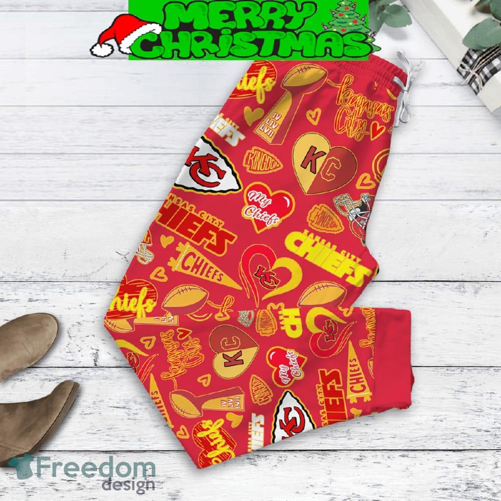Kansas City Chiefs Run On Coffee Fan Fleece Pajamas Set Red Full Print Christmas For Women image Kansas City Chiefs Run On Coffee Fan Fleece Pajamas Set Red Full Print Christmas For Women - Kansas City Chiefs Run On Coffee Fan Fleece Pajamas Set Red-2