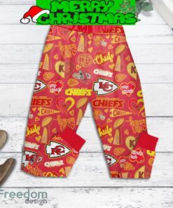 Kansas City Chiefs Run On Coffee Fan Fleece Pajamas Set Red Full Print Christmas For Women image Kansas City Chiefs Run On Coffee Fan Fleece Pajamas Set Red Full Print Christmas For Women - Kansas City Chiefs Run On Coffee Fan Fleece Pajamas Set Red-4