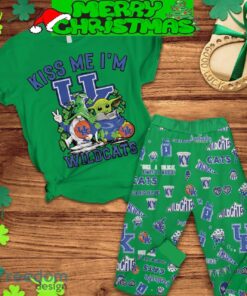 Kentucky Wildcats Happy St. Patrick’s Day Baby Yoda Fleece Pajamas Set Men Women For Fans Kentucky Wildcats Happy St. Patrick’s Day Baby Yoda Fleece Pajamas Set Men Women For Fans