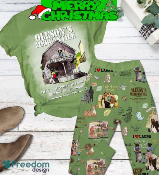 Little House On The Prairie Oleson’s Mercantile Since 1867 Fleece Pajamas Set Green Design For Christmas - Little House On The Prairie Oleson’s Mercantile Since 1867 Fleece Pajamas Set Green Design-2