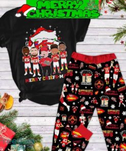 Merry Chiefs mas Christmas 15 Mahomes Kansas City Chiefs NFL Team KC Chiefs Fleece Pajamas Set Gift Family