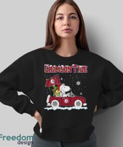 Alabama Crimson Tide Snoopy And Woodstock Driving Car Cute Snoopy Limited Edition Shirt - Sweatshirt