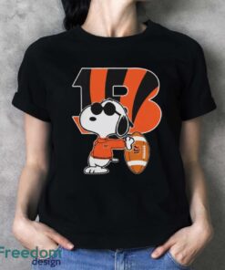 Cincinnati Bengals Nfl X Snoopy Dog Peanuts Into This Fan Gift t-shirt - Ladies T-Shirt