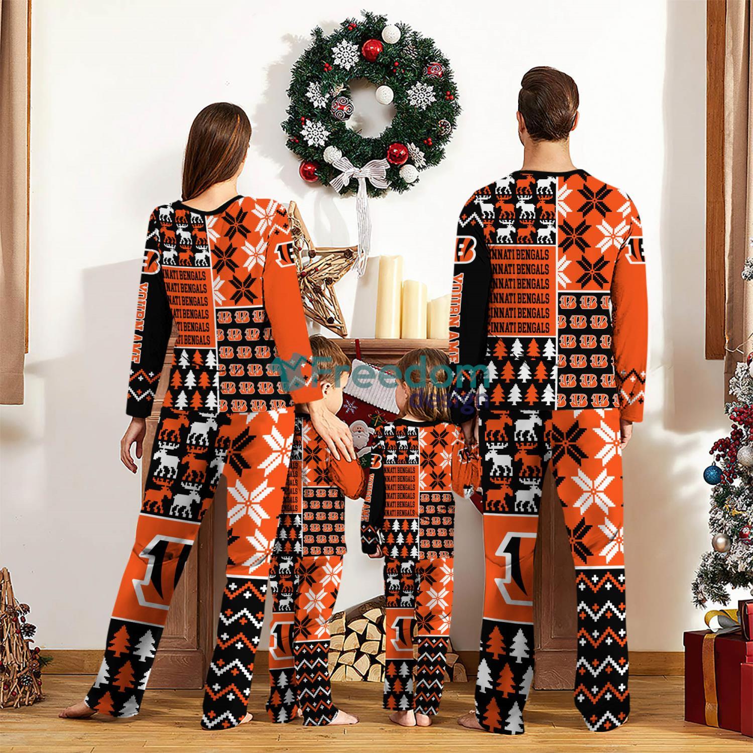 Cincinnati Bengals Pajamas Set Christmas snowflake pattern Cute Pajamas For Family Christmas Gift Ideas Custom Name image Cincinnati Bengals Pajamas Set Christmas snowflake pattern Cute Pajamas For Family Christmas Gift Ideas Custom Name Product Photo 2