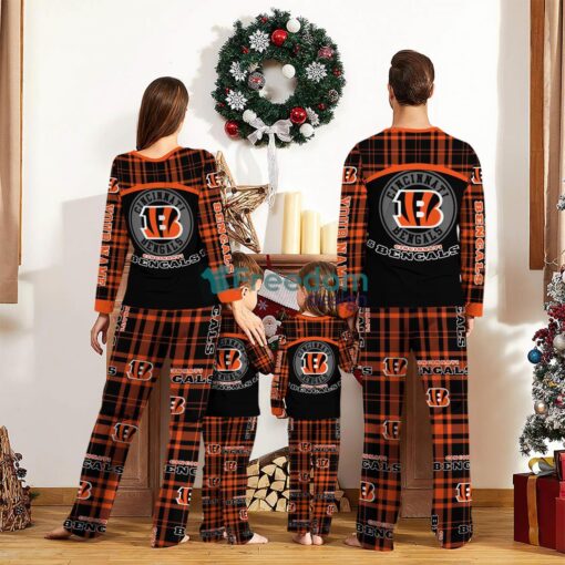 Cincinnati Bengals Pajamas Set Gift For Family Custom Name Football Team Christmas Holiday Gift Product Photo 2