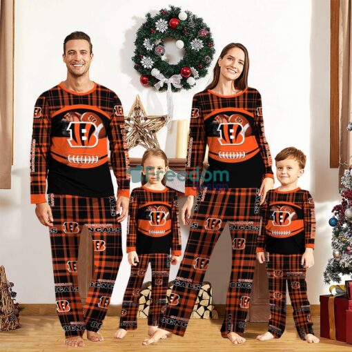 Cincinnati Bengals Pajamas Set Gift For Family Custom Name Football Team Christmas Holiday Gift Product Photo 1