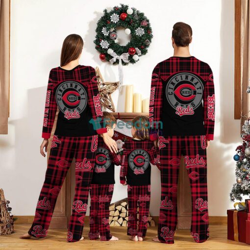 Cincinnati Reds Custom Name Pajamas Set For Family Sport Team Pajamas Christmas Gift Product Photo 2