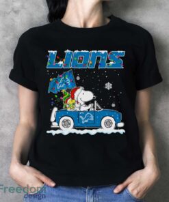 Detroit Lions Snoopy And Woodstock Driving Car Cute Snoopy Limited Edition Shirt - Ladies T-Shirt