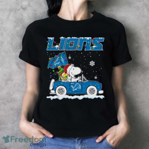 Detroit Lions Snoopy And Woodstock Driving Car Cute Snoopy Limited Edition Shirt - Ladies T-Shirt