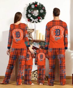 Detroit Tigers Custom Name Pajamas Set For Family Sport Team Pajamas Christmas Gift Product Photo 2