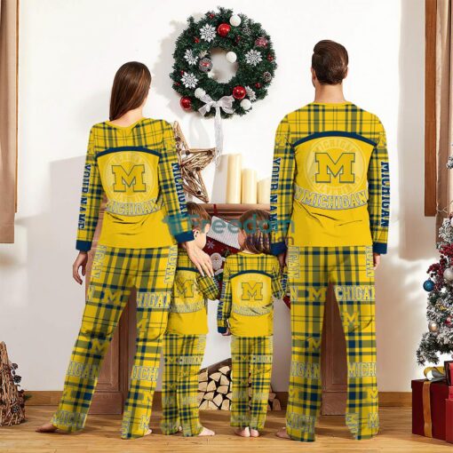 Michigan Wolverines Custom Name Pajamas Set For Family Sport Team Pajamas Christmas Gift Product Photo 2