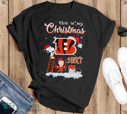 Snoopy and Charlie Brown Santa Cincinnati Bengals this is my Christmas shirt - Black T-Shirt