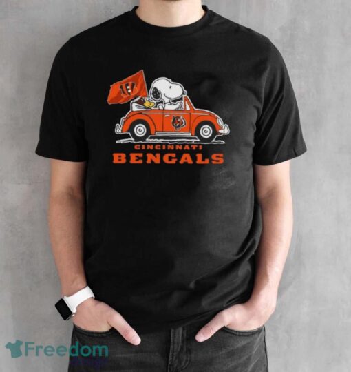 Snoopy And Woodstock Driving Car Cincinnati Bengals Nfl Playoffs Shirt - Black Unisex T-Shirt