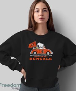 Snoopy And Woodstock Driving Car Cincinnati Bengals Nfl Playoffs Shirt - Sweatshirt