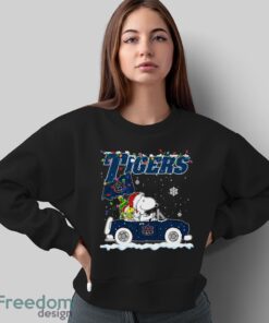 Auburn Tigers Snoopy And Woodstock Driving Car Shirt Sweatshirt Hoodie - Sweatshirt