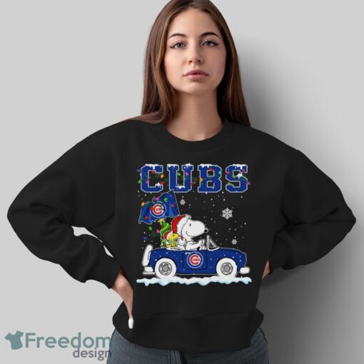 Chicago Cubs Snoopy And Woodstock Driving Car Shirt Sweatshirt Hoodie - Sweatshirt