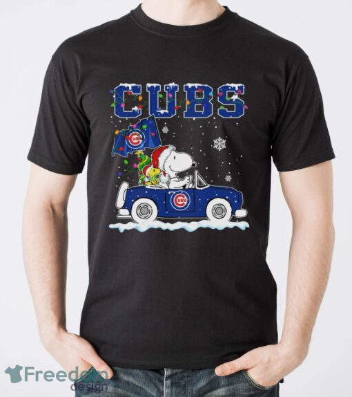 Chicago Cubs Snoopy And Woodstock Driving Car Shirt Sweatshirt Hoodie - Men T-Shirt