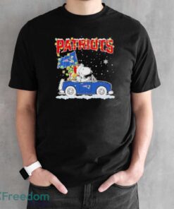 Design Snoopy And Woodstock santa car New England Patriots flag christmas shirt - Black Unisex T-Shirt