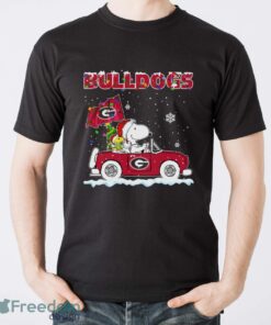 Georgia Bulldogs Snoopy And Woodstock Driving Car Shirt Sweatshirt Hoodie - Men T-Shirt