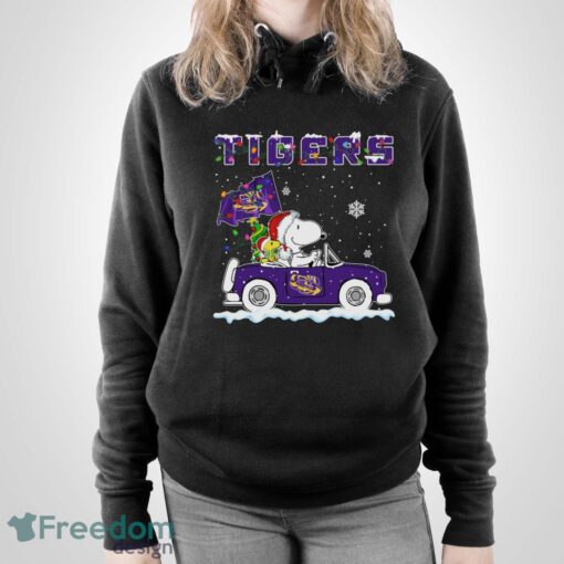 LSU Tigers Snoopy And Woodstock Driving Car Shirt Sweatshirt Hoodie - Unisex Pullover Hoodie