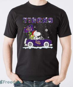 LSU Tigers Snoopy And Woodstock Driving Car Shirt Sweatshirt Hoodie - Men T-Shirt